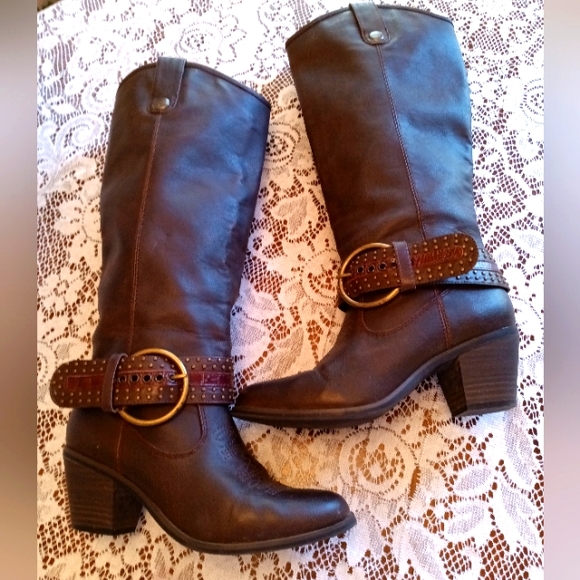 Shoes - Beautiful Western Boots